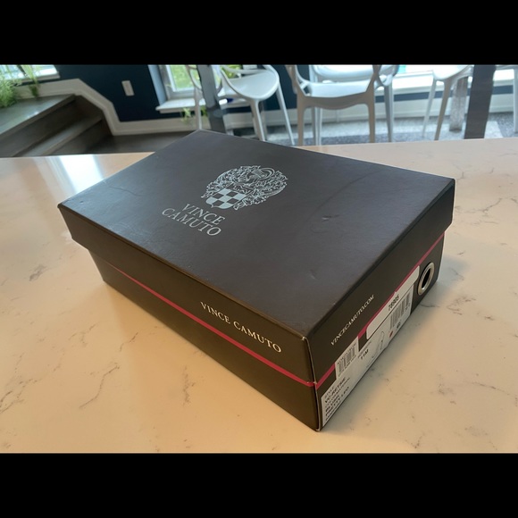 Brand new, stunning animal-print Vince Camuto heels! - Picture 8 of 10